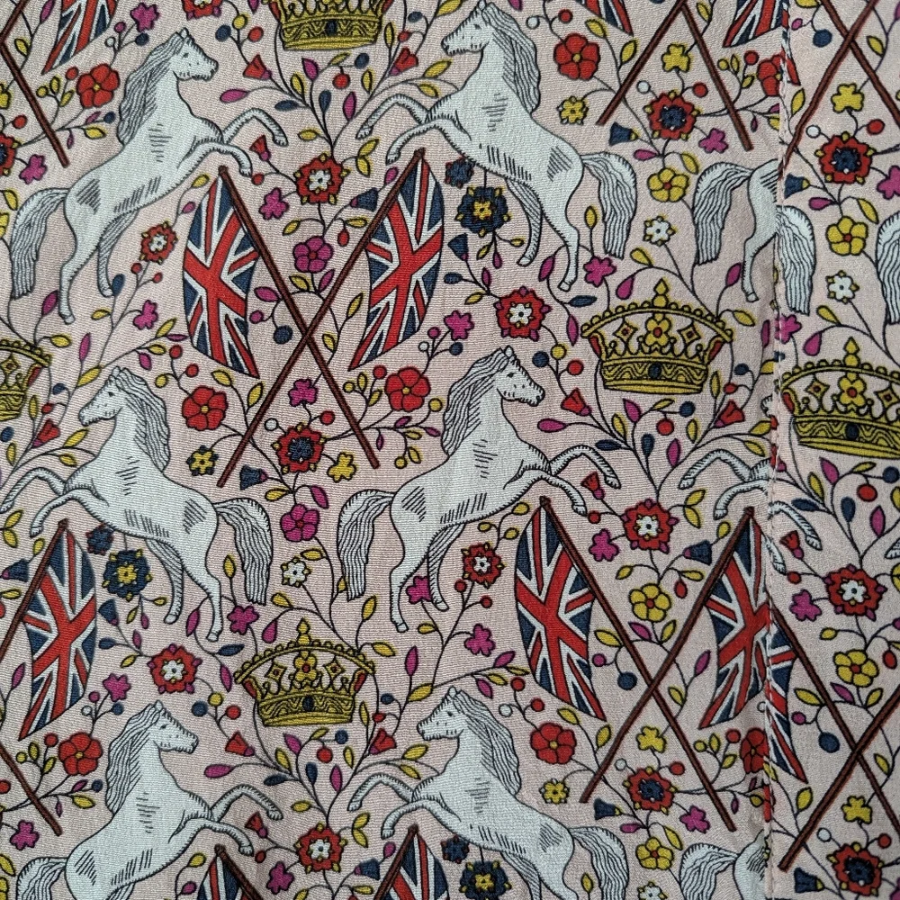 Boden Crown and Country 100% Silk Printed Union Jack Full Button Up Top - Picture 4 of 9